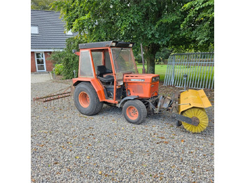Trator municipal KUBOTA