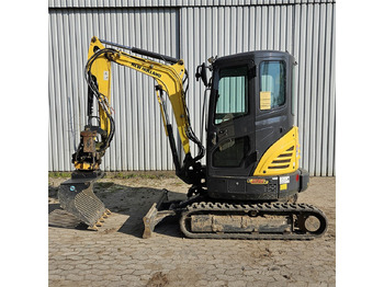 Mini escavadeira NEW HOLLAND