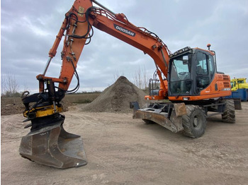 Escavadeira de rodas Doosan DX 160W-3: foto 2