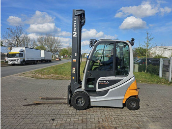 Empilhador elétrico STILL RX60