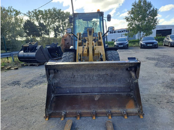 Pá carregadora de rodas CAT 906M: foto 3