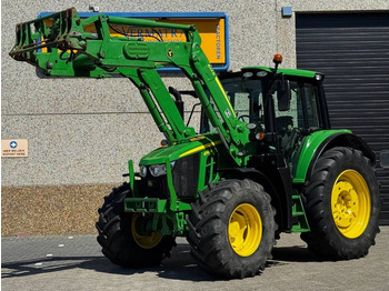 Trator JOHN DEERE 6110M