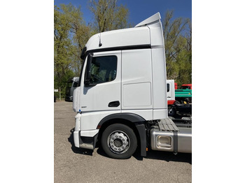 Tractor MERCEDES-BENZ Actros 1851