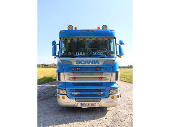 Camião de transporte de madeira SCANIA R 620