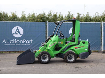 Pá carregadora de rodas AVANT