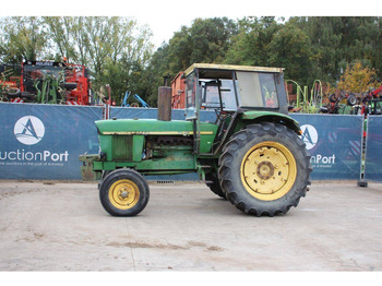 Trator JOHN DEERE 3130