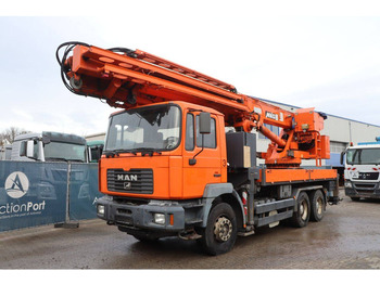 Camião grua MAN 26.364