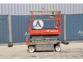 Plataforma de Tijera/ Plataforma de tesoura SKYJACK
