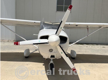 Equipamento aeroportuário 1977 Cessna 172N Diesel TC-EHO Airplane: foto 4