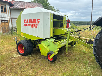 Enfardadeira de fardos redondos CLAAS
