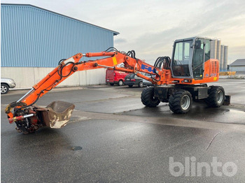 Escavadeira de rodas HITACHI