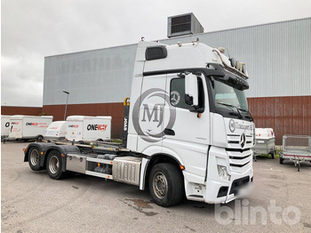 Camião MERCEDES-BENZ