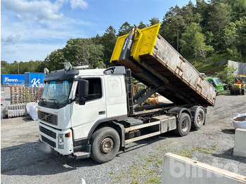Camião VOLVO FM12