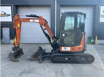 Mini escavadeira HITACHI