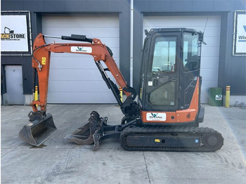 Mini escavadeira HITACHI