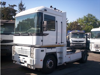 Tractor RENAULT Magnum: foto 1