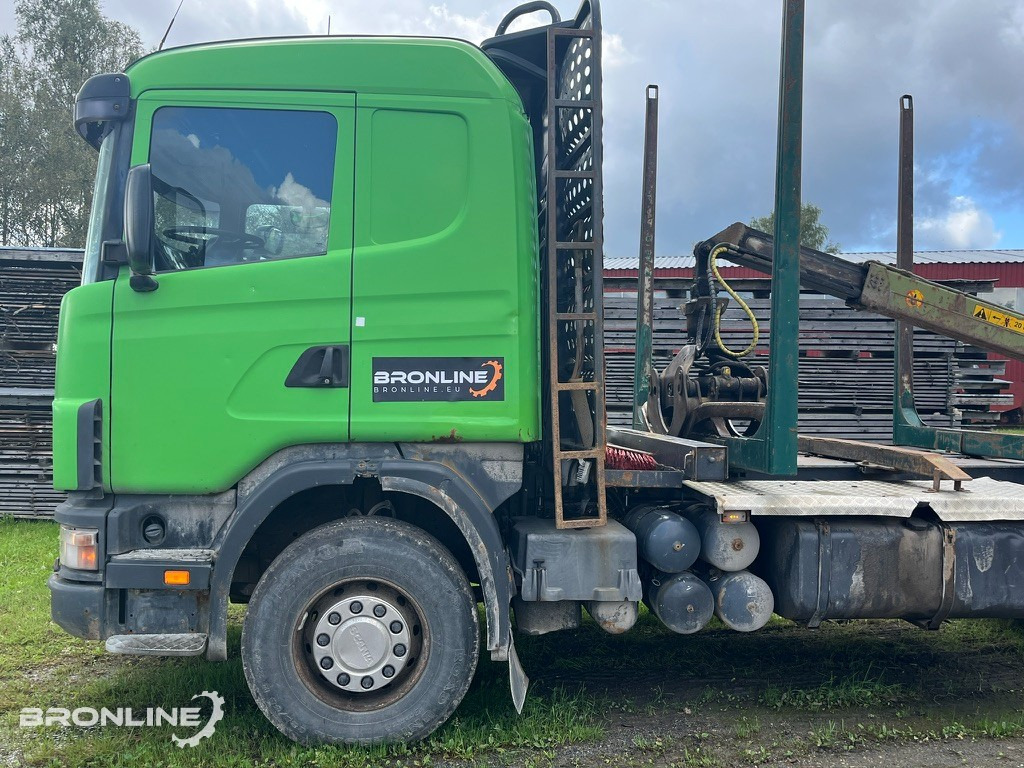 2001 Scania R144 6x4 Loglift + 1997 Närko TP3-RT-280 - Camião de transporte de madeira, Camião grua: foto 4 2001 Scania R144 6x4 Loglift + 1997 Närko TP3-RT-280 - Camião de transporte de madeira, Camião grua: foto 4