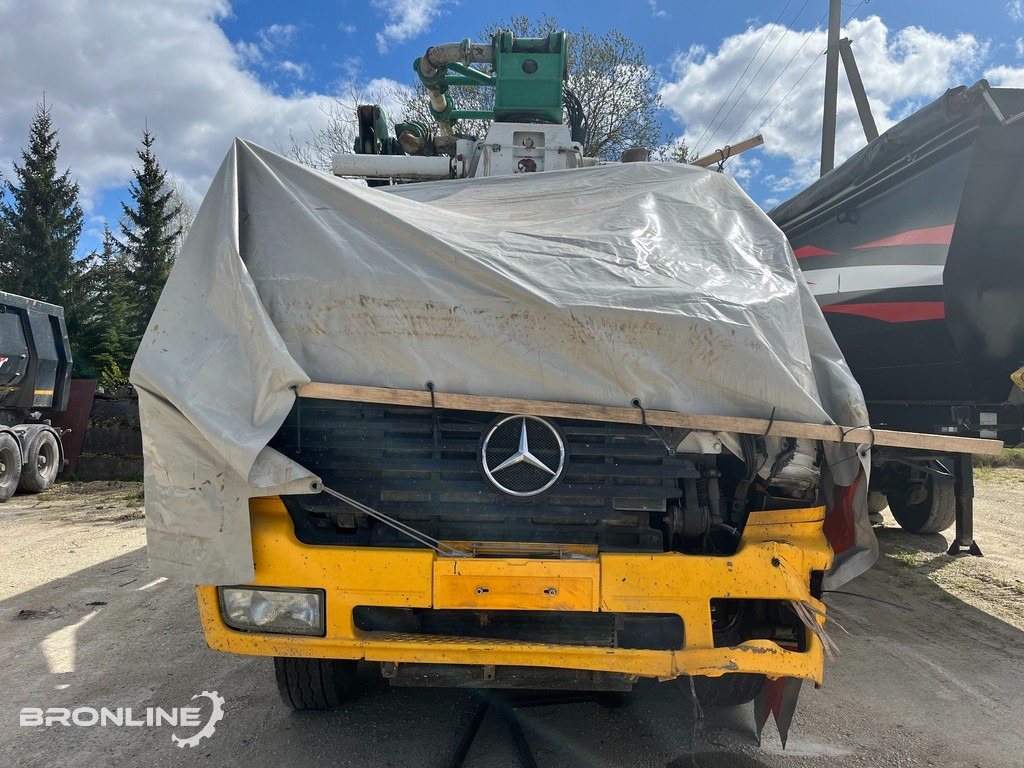 2003 MERCEDES-BENZ ACTROS 3240B 8X4/4 Mixer - Camião betoneira: foto 4 2003 MERCEDES-BENZ ACTROS 3240B 8X4/4 Mixer - Camião betoneira: foto 4