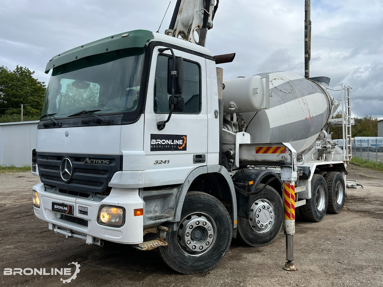 2004 MERCEDES-BENZ ACTROS 3241K 8X4/4 PUMI - Camião betoneira: foto 1 2004 MERCEDES-BENZ ACTROS 3241K 8X4/4 PUMI - Camião betoneira: foto 1