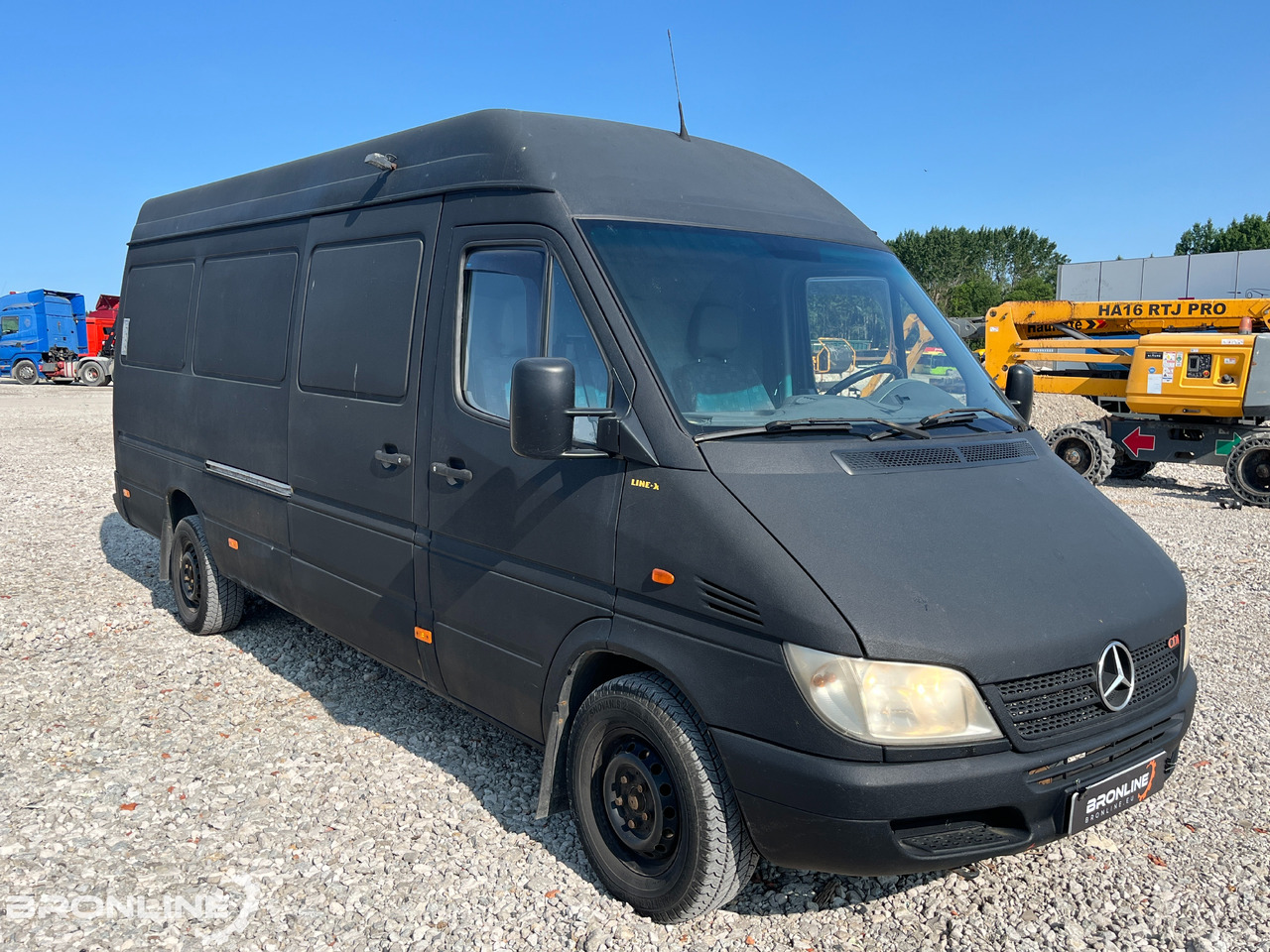 2004 Mercedes-Benz Sprinter 313 CDI 2.2d 95kW - Furgão: foto 2 2004 Mercedes-Benz Sprinter 313 CDI 2.2d 95kW - Furgão: foto 2