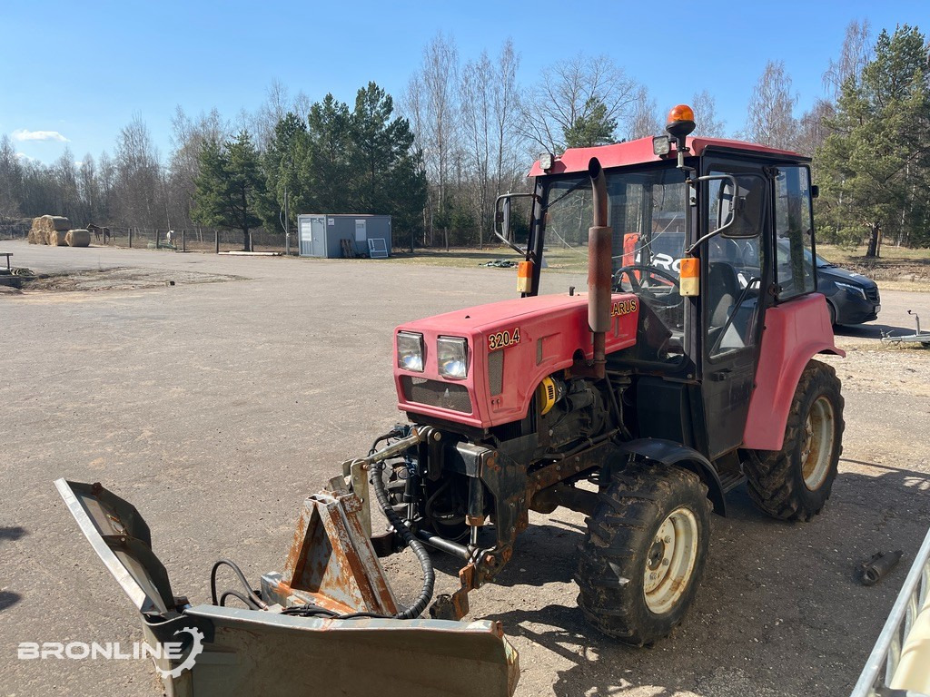 2016 Belarus 320.4 Tractor + Snow plow - Trator: foto 3 2016 Belarus 320.4 Tractor + Snow plow - Trator: foto 3