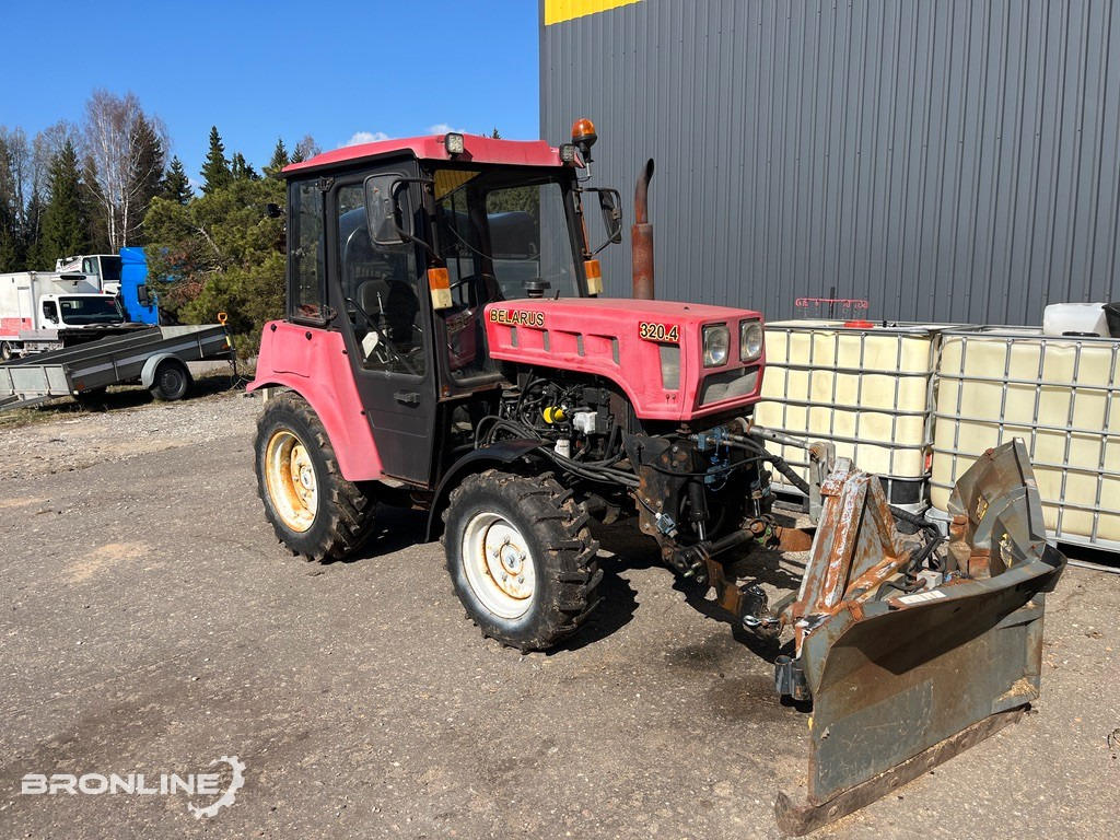 2016 Belarus 320.4 Tractor + Snow plow - Trator: foto 2 2016 Belarus 320.4 Tractor + Snow plow - Trator: foto 2
