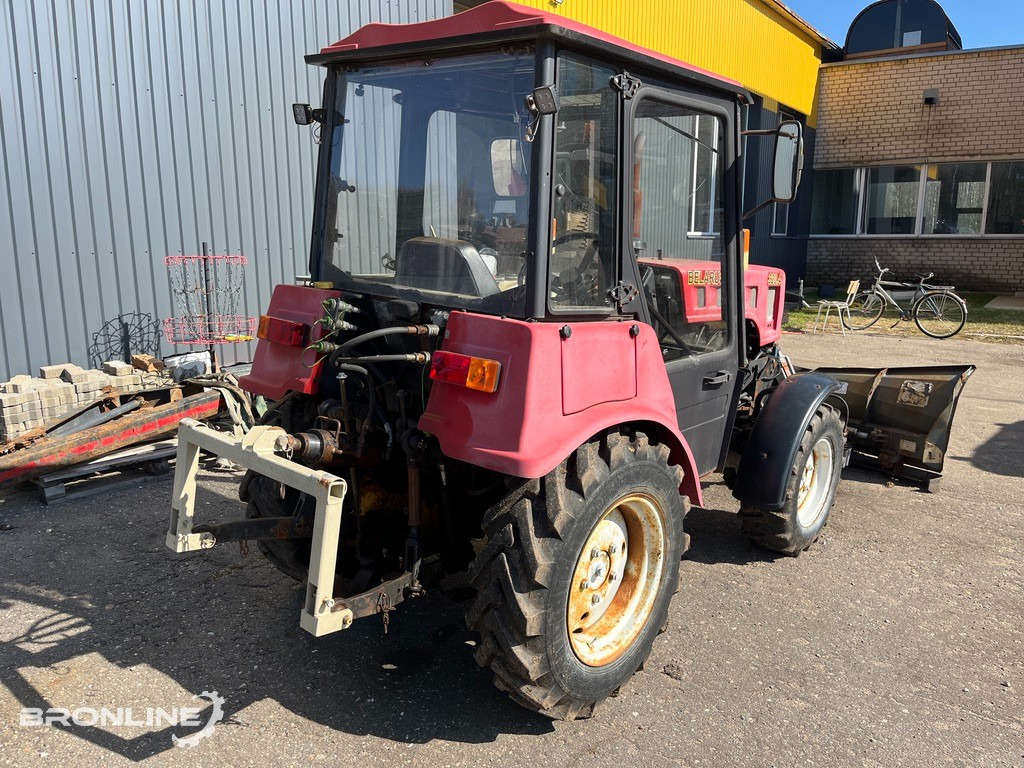2016 Belarus 320.4 Tractor + Snow plow - Trator: foto 5 2016 Belarus 320.4 Tractor + Snow plow - Trator: foto 5