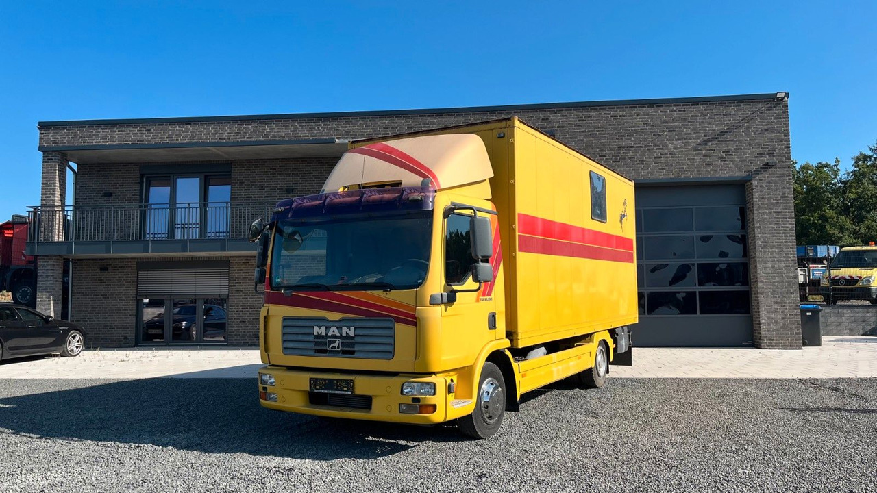 MAN TGL 10.180 Euro 4 Pferdetransporter Horse MAN TGL 10.180 Euro 4 Pferdetransporter Horse - Camião de transporte de cavalos: foto 1 MAN TGL 10.180 Euro 4 Pferdetransporter Horse MAN TGL 10.180 Euro 4 Pferdetransporter Horse - Camião de transporte de cavalos: foto 1