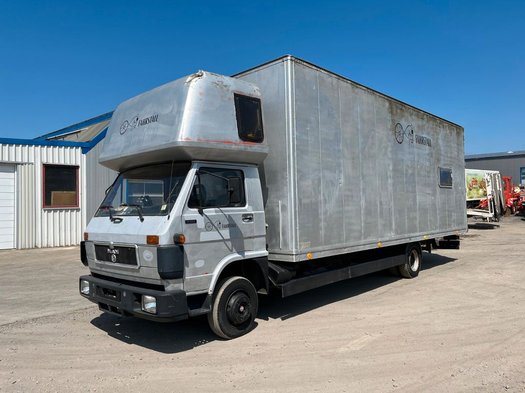 MAN VW-MAN LO2 Koffer Schlafkabine MAN VW-MAN LO2 Koffer Schlafkabine - Carrinha de contentor: foto 3 MAN VW-MAN LO2 Koffer Schlafkabine MAN VW-MAN LO2 Koffer Schlafkabine - Carrinha de contentor: foto 3