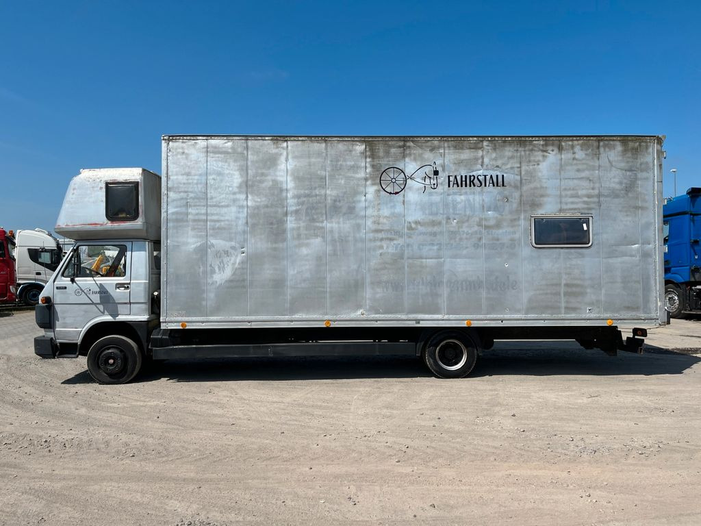 MAN VW-MAN LO2 Koffer Schlafkabine MAN VW-MAN LO2 Koffer Schlafkabine - Carrinha de contentor: foto 2 MAN VW-MAN LO2 Koffer Schlafkabine MAN VW-MAN LO2 Koffer Schlafkabine - Carrinha de contentor: foto 2