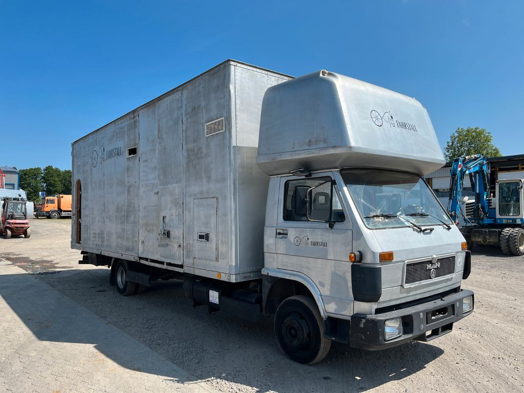 MAN VW-MAN LO2 Koffer Schlafkabine MAN VW-MAN LO2 Koffer Schlafkabine - Carrinha de contentor: foto 1 MAN VW-MAN LO2 Koffer Schlafkabine MAN VW-MAN LO2 Koffer Schlafkabine - Carrinha de contentor: foto 1