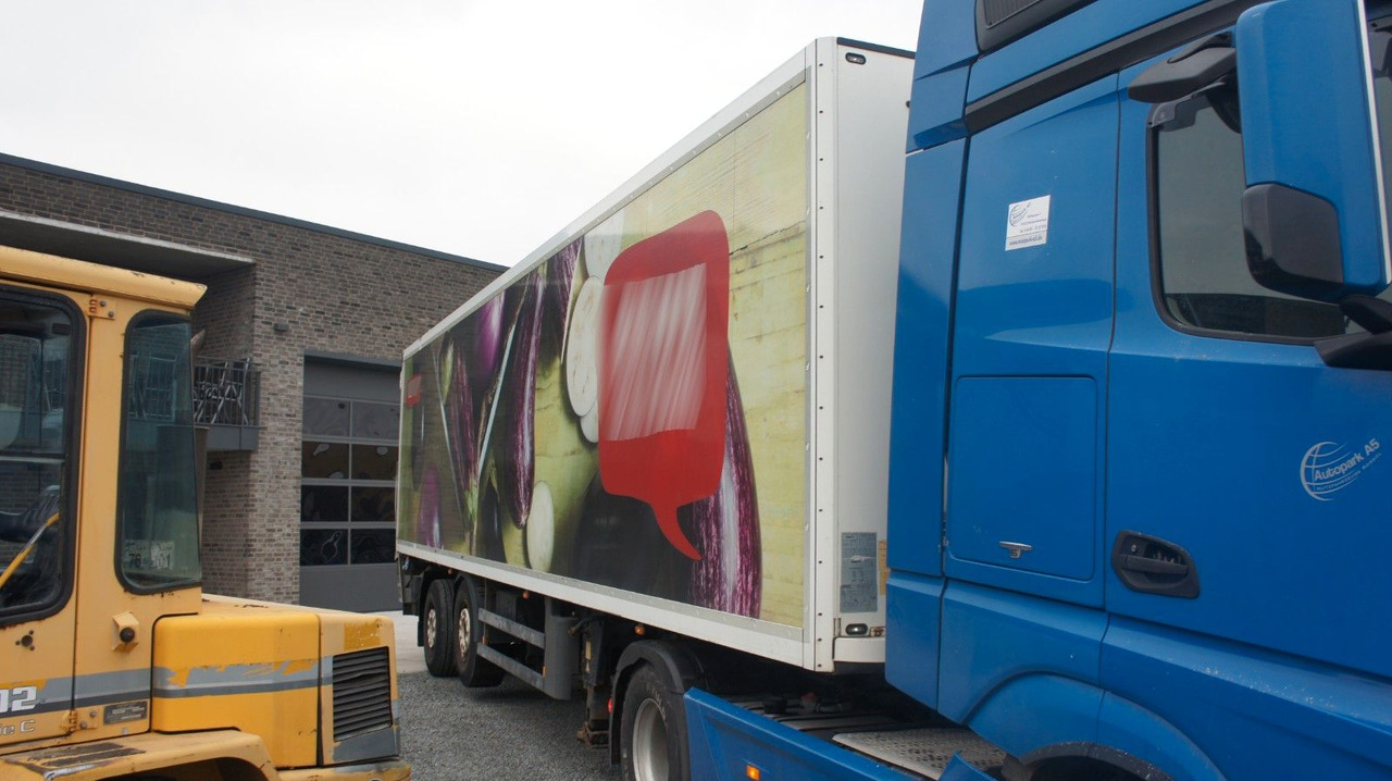 Schmitz Cargobull SKO 18 Kühlkoffer Frigoblock Liftachse Lenkachse - Semi-reboque frigorífico: foto 3 Schmitz Cargobull SKO 18 Kühlkoffer Frigoblock Liftachse Lenkachse - Semi-reboque frigorífico: foto 3