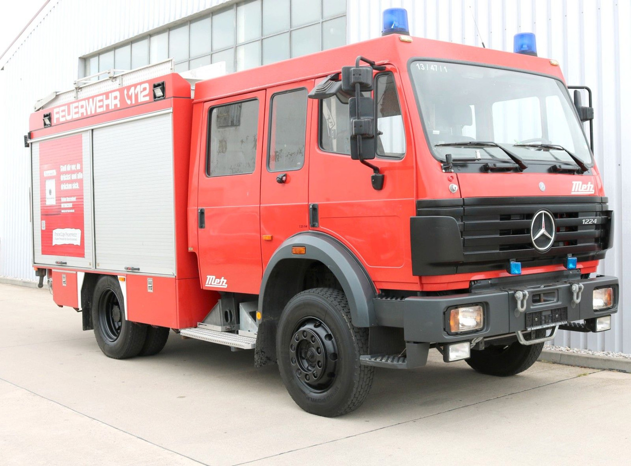 Mercedes-Benz SK 1224 4x4 DOKA + Lichtmast nur org. 22400 km - Camião: foto 1 Mercedes-Benz SK 1224 4x4 DOKA + Lichtmast nur org. 22400 km - Camião: foto 1