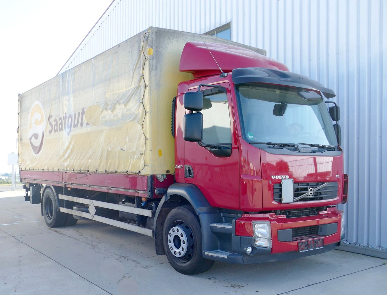 Volvo FL 240 PRITSCHE / PLANE + LBW + KLIMA + EURO 5 - Camião de lona: foto 1 Volvo FL 240 PRITSCHE / PLANE + LBW + KLIMA + EURO 5 - Camião de lona: foto 1