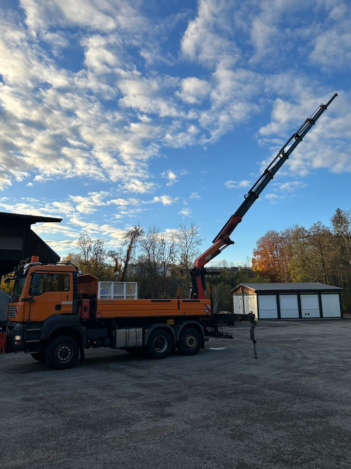 MAN TGA 28.400 6x-4BL Palfinger 23002 - Camião basculante, Camião grua: foto 1 MAN TGA 28.400 6x-4BL Palfinger 23002 - Camião basculante, Camião grua: foto 1