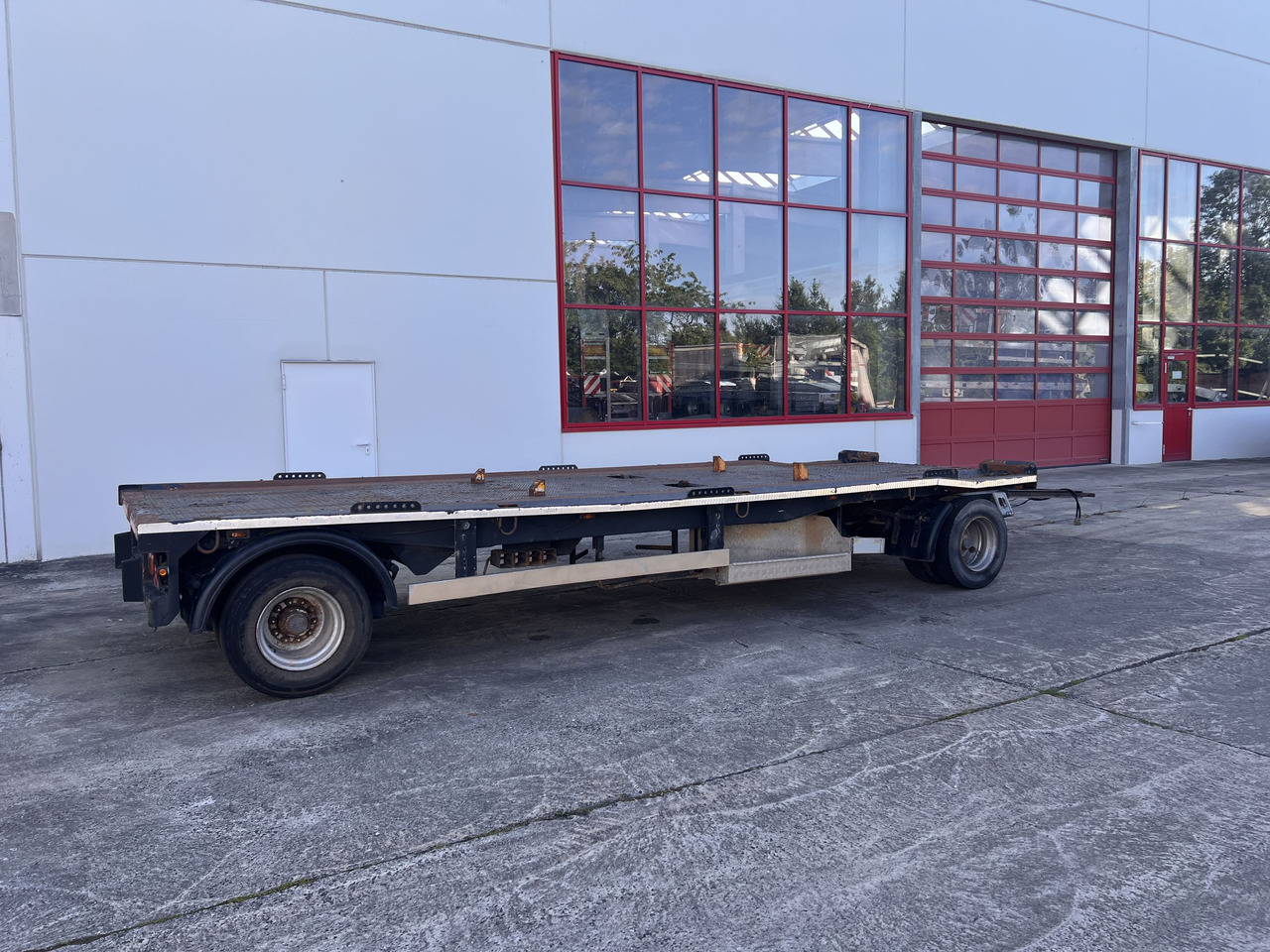 Dinkel DAC 18000 2 Achs Kombi- Anhänger für Abroll- oder Absetzmulden oder Tieflader - Reboque plataforma/ Caixa aberta: foto 4 Dinkel DAC 18000 2 Achs Kombi- Anhänger für Abroll- oder Absetzmulden oder Tieflader - Reboque plataforma/ Caixa aberta: foto 4