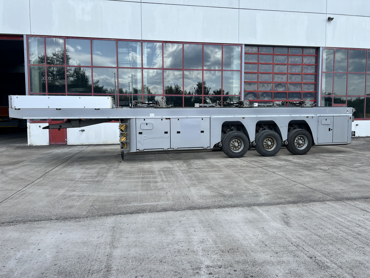 FAYMONVILLE F-S43-1EJB 3-Achs-Beton-Innenlader PREFAMAX, Wenig Benutzt - Semi-reboque baixa: foto 4 FAYMONVILLE F-S43-1EJB 3-Achs-Beton-Innenlader PREFAMAX, Wenig Benutzt - Semi-reboque baixa: foto 4