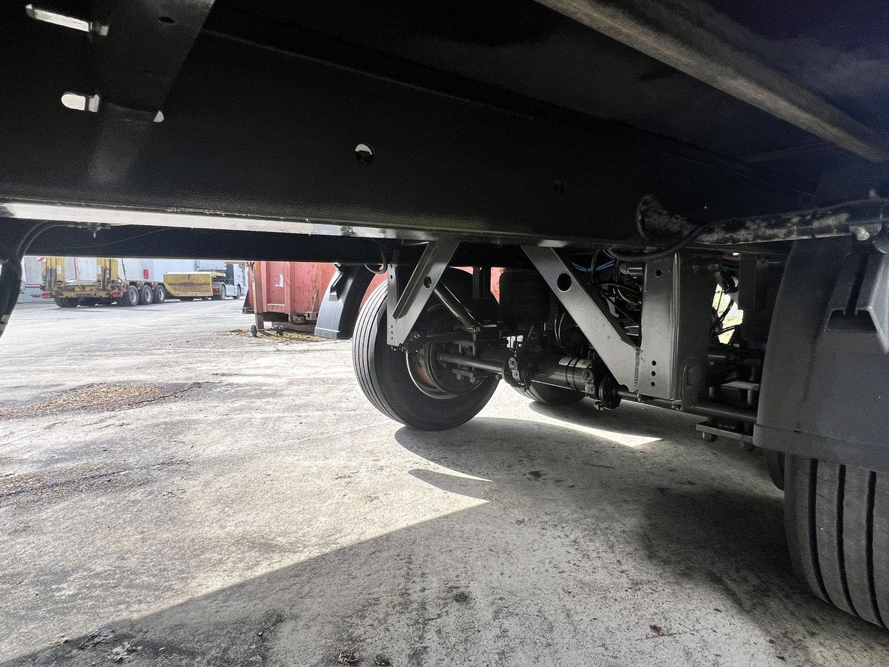 Fliegl TPS135 13,5 t Tandemplanenanhänger, neuwertig - Reboque de lona: foto 5 Fliegl TPS135 13,5 t Tandemplanenanhänger, neuwertig - Reboque de lona: foto 5