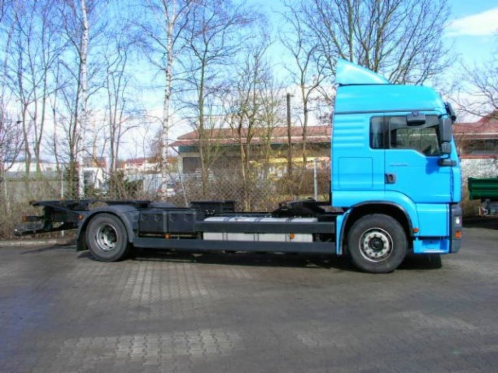MAN 18.410 TGA2 Achs BDF- LKW - Camião transportador de contêineres/ Caixa móvel: foto 5 MAN 18.410 TGA2 Achs BDF- LKW - Camião transportador de contêineres/ Caixa móvel: foto 5