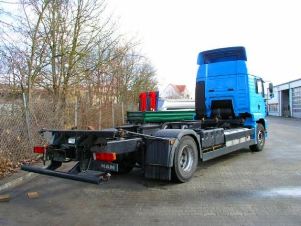 MAN 18.410 TGA2 Achs BDF- LKW - Camião transportador de contêineres/ Caixa móvel: foto 3 MAN 18.410 TGA2 Achs BDF- LKW - Camião transportador de contêineres/ Caixa móvel: foto 3