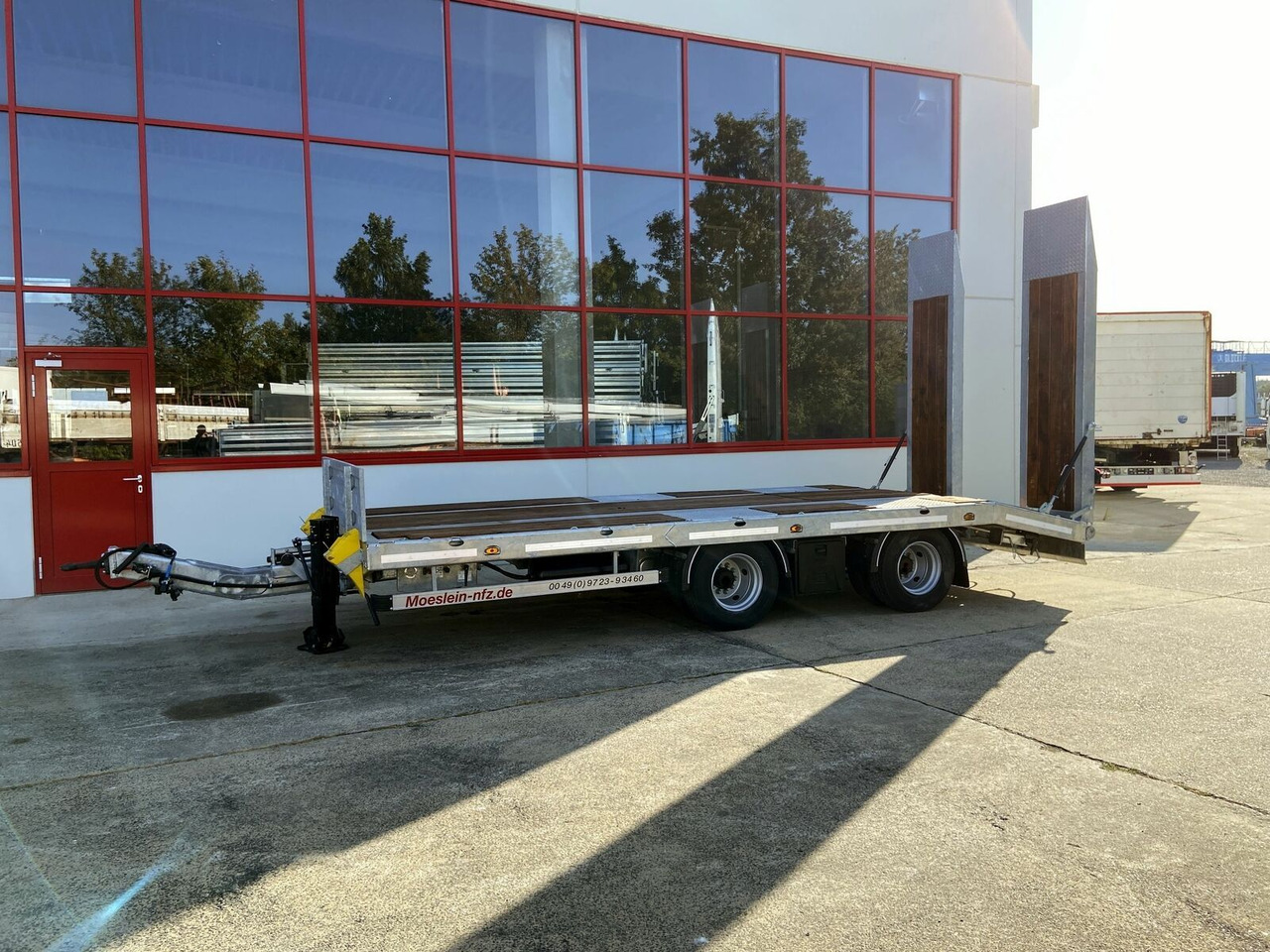 Möslein 21 t Tandemtieflader, Luftgefedert, NEU - Reboque baixa: foto 2 Möslein 21 t Tandemtieflader, Luftgefedert, NEU - Reboque baixa: foto 2