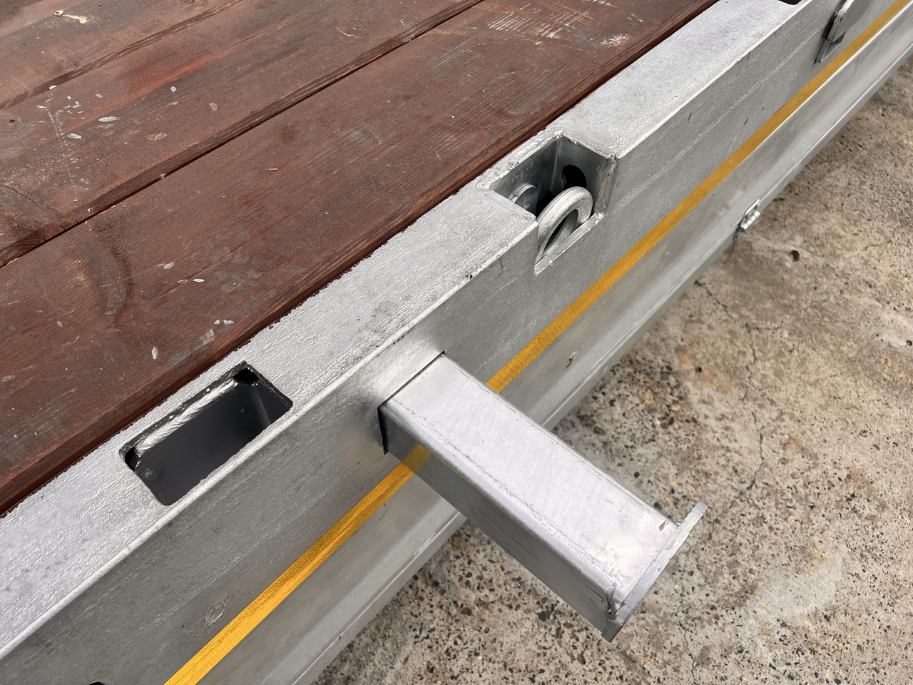 Möslein ST 3 3 Achs Satteltieflader neu - Semi-reboque baixa: foto 3 Möslein ST 3 3 Achs Satteltieflader neu - Semi-reboque baixa: foto 3