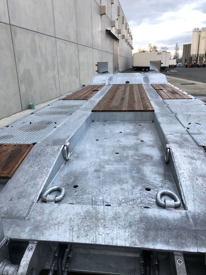 Möslein T 4 VB H1 1 neuer 4 Achs Tieflader hydraulischen Rampen - Reboque baixa: foto 2 Möslein T 4 VB H1 1 neuer 4 Achs Tieflader hydraulischen Rampen - Reboque baixa: foto 2