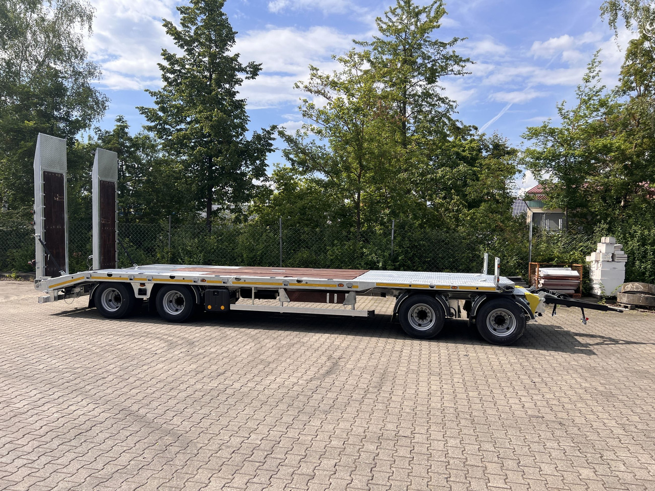 Möslein T4 VB H1 gerade neuer 4 Achs Tieflader gerade hydraulischen Rampen - Reboque baixa: foto 1 Möslein T4 VB H1 gerade neuer 4 Achs Tieflader gerade hydraulischen Rampen - Reboque baixa: foto 1
