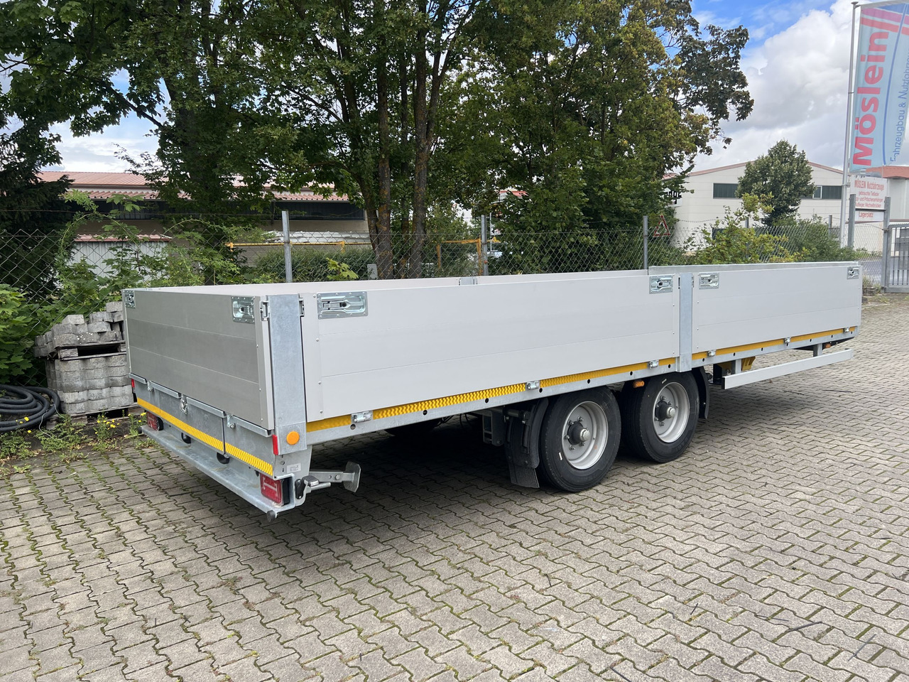 Möslein THT 11 G 6,2 L Tandem- Pritschenanhänger- Tieflader - Reboque plataforma/ Caixa aberta: foto 4 Möslein THT 11 G 6,2 L Tandem- Pritschenanhänger- Tieflader - Reboque plataforma/ Caixa aberta: foto 4