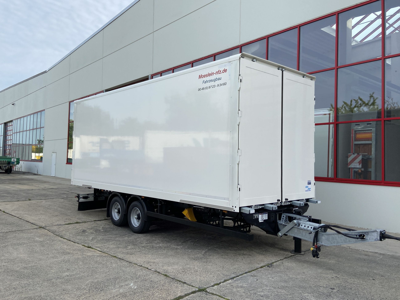 Reboque furgão novo Möslein TKO 105 D 6m  weiß  Tandem- Koffer, Durchladbar, -- Neufahrzeug --: foto 11