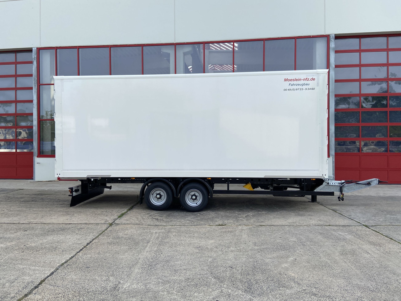 Reboque furgão novo Möslein TKO 105 D 6m  weiß  Tandem- Koffer, Durchladbar, -- Neufahrzeug --: foto 12