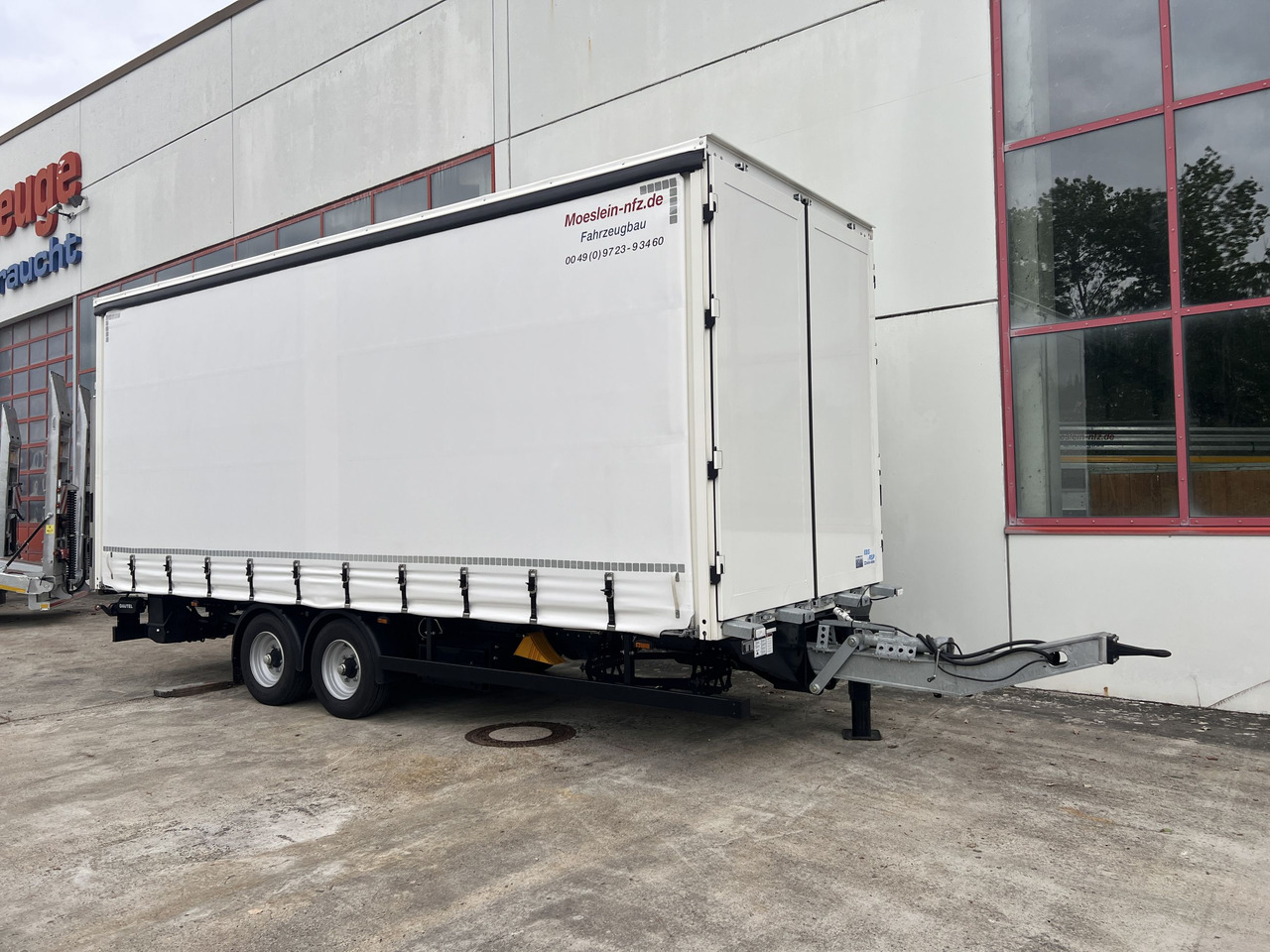 Möslein TPS 105 D-L Planenanhänger, Ladebordwand + Durchladbar neuwertig - Reboque de lona: foto 5 Möslein TPS 105 D-L Planenanhänger, Ladebordwand + Durchladbar neuwertig - Reboque de lona: foto 5