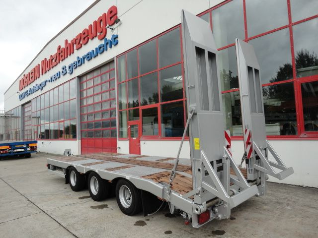 Möslein TT 31 31 t GG Tridem- Tieflader 3 AchsNeufahrzeug - Reboque baixa: foto 3 Möslein TT 31 31 t GG Tridem- Tieflader 3 AchsNeufahrzeug - Reboque baixa: foto 3