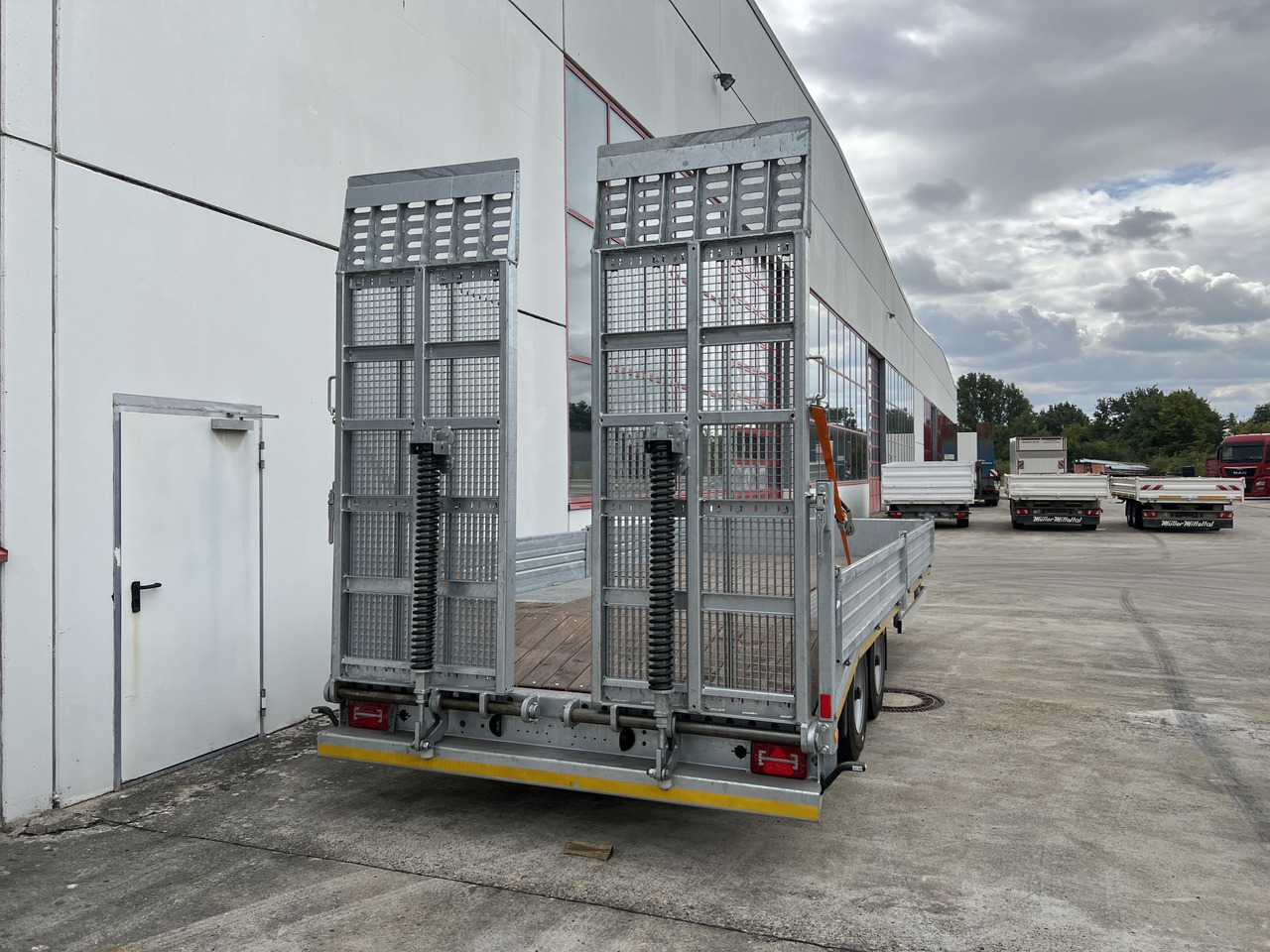 Möslein TT11 BR Neuer Tandemtieflader, breit Rampen - Reboque baixa: foto 3 Möslein TT11 BR Neuer Tandemtieflader, breit Rampen - Reboque baixa: foto 3